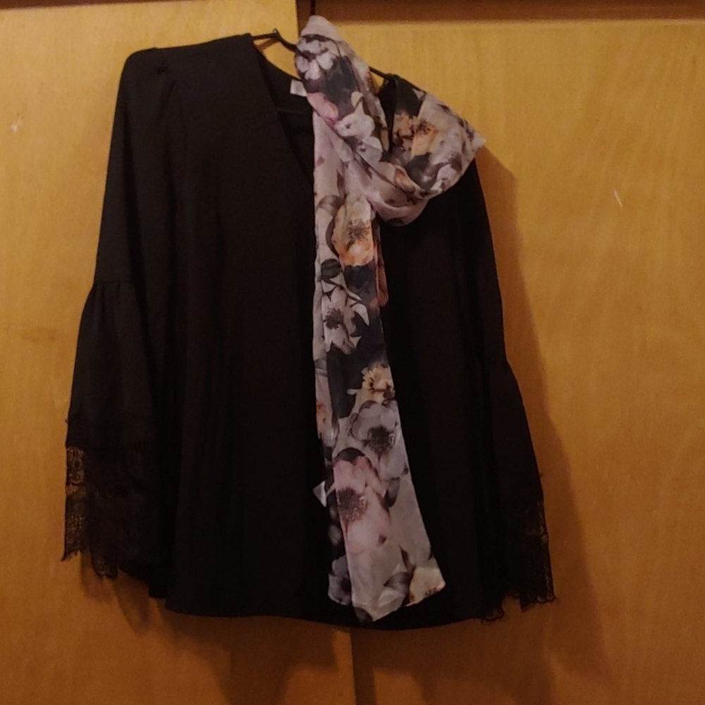 Lace bell sleeves black top